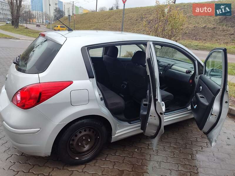 Хэтчбек Nissan TIIDA 2010 в Львове фото 8 Хэтчбек Nissan TIIDA 2010 в Львове