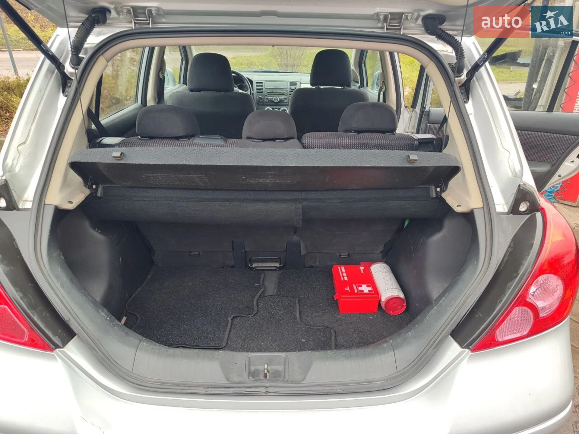 2010 Nissan Tiida - мініатюра 12