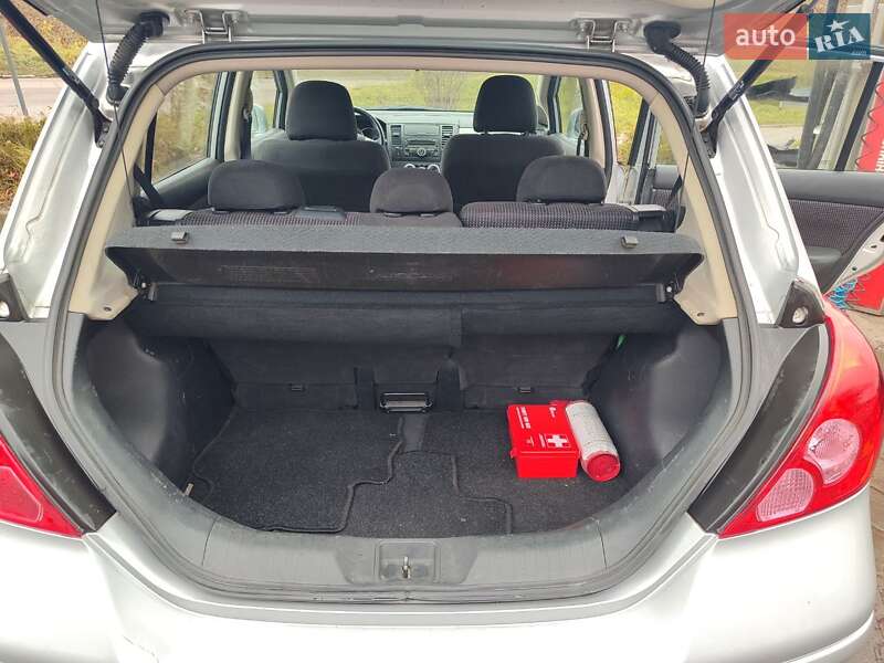 Хэтчбек Nissan TIIDA 2010 в Львове фото 12 Хэтчбек Nissan TIIDA 2010 в Львове