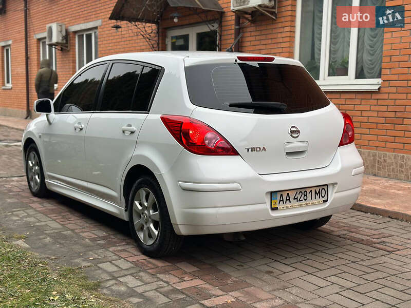 Хетчбек Nissan TIIDA 2012 в Києві фото 8 Хетчбек Nissan TIIDA 2012 в Києві