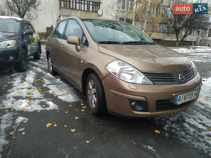 Nissan TIIDA
