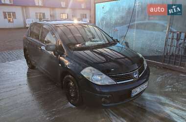 Хэтчбек Nissan TIIDA 2007 в Ровно