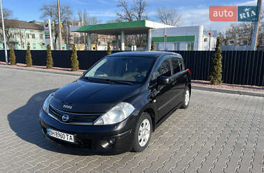 Хетчбек Nissan TIIDA 2011 в Одесі