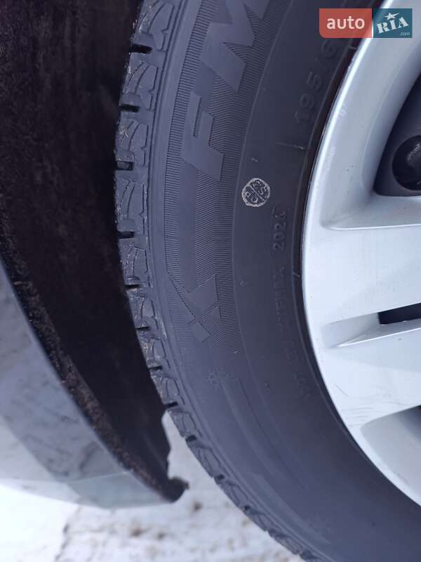 Хэтчбек Nissan TIIDA 2012 в Липовце