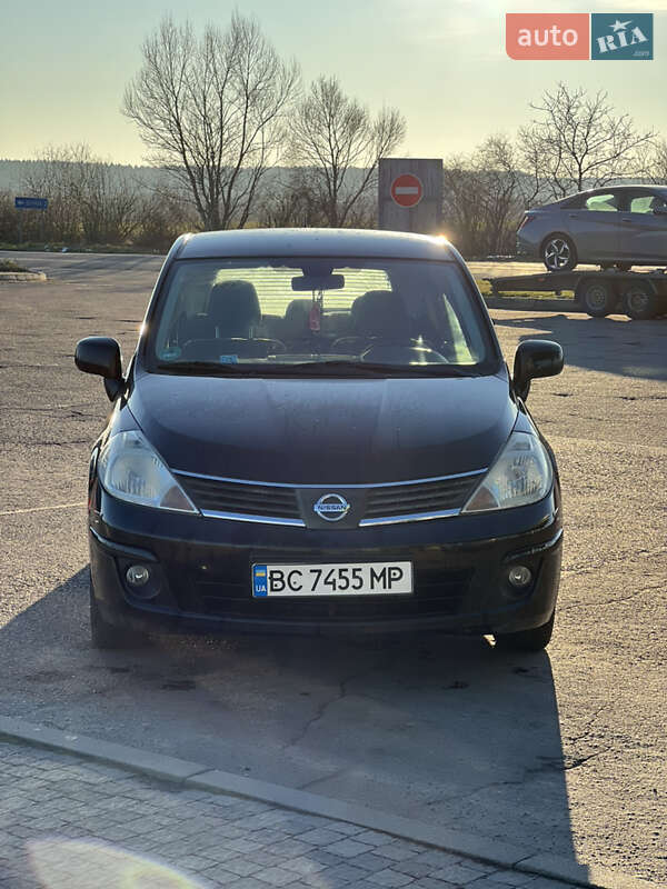 Хетчбек Nissan TIIDA 2009 в Кам'янці-Бузькій