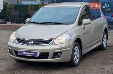 Хэтчбек Nissan TIIDA 2012 в 