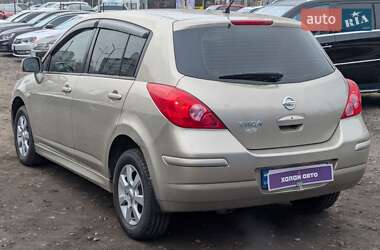 Хэтчбек Nissan TIIDA 2012 в 