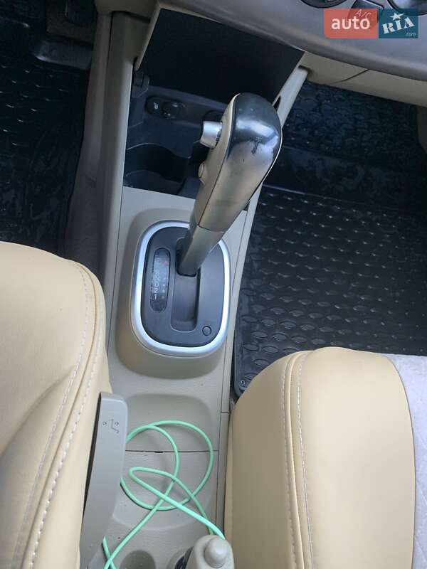 Хэтчбек Nissan TIIDA 2007 в Киеве