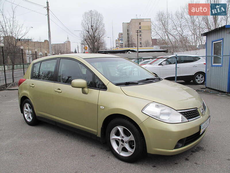 Хетчбек Nissan TIIDA 2008 в Києві