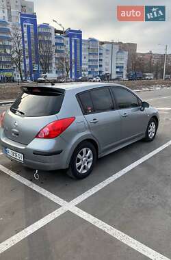 Хетчбек Nissan TIIDA 2011 в Києві