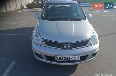 Седан Nissan TIIDA 2012 в Києві