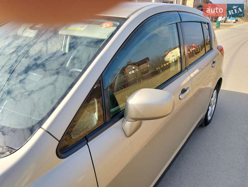 Хетчбек Nissan TIIDA 2012 в Івано-Франківську