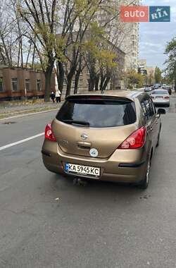 Хэтчбек Nissan TIIDA 2008 в 