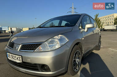 Хэтчбек Nissan TIIDA 2008 в Киеве