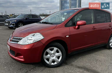 Хэтчбек Nissan TIIDA 2012 в Киеве