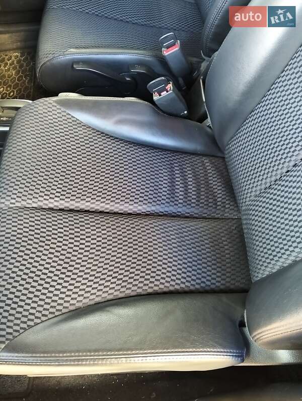 Хетчбек Nissan TIIDA 2012 в Івано-Франківську