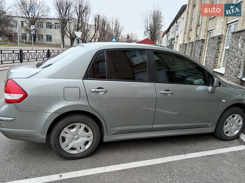 Хетчбек Nissan TIIDA 2013 в Києві фото 4 Хетчбек Nissan TIIDA 2013 в Києві