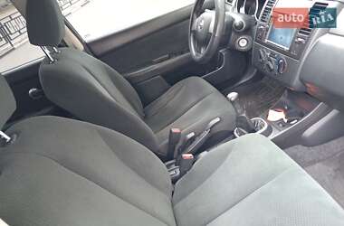 Хэтчбек Nissan TIIDA 2013 в 