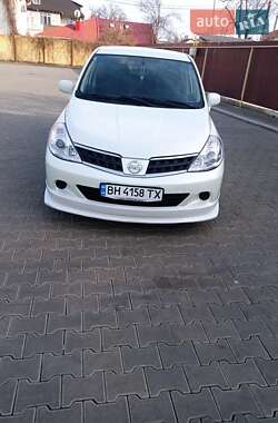 Хетчбек Nissan TIIDA 2011 в Одесі