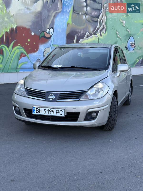 Седан Nissan TIIDA 2007 в Одессе
