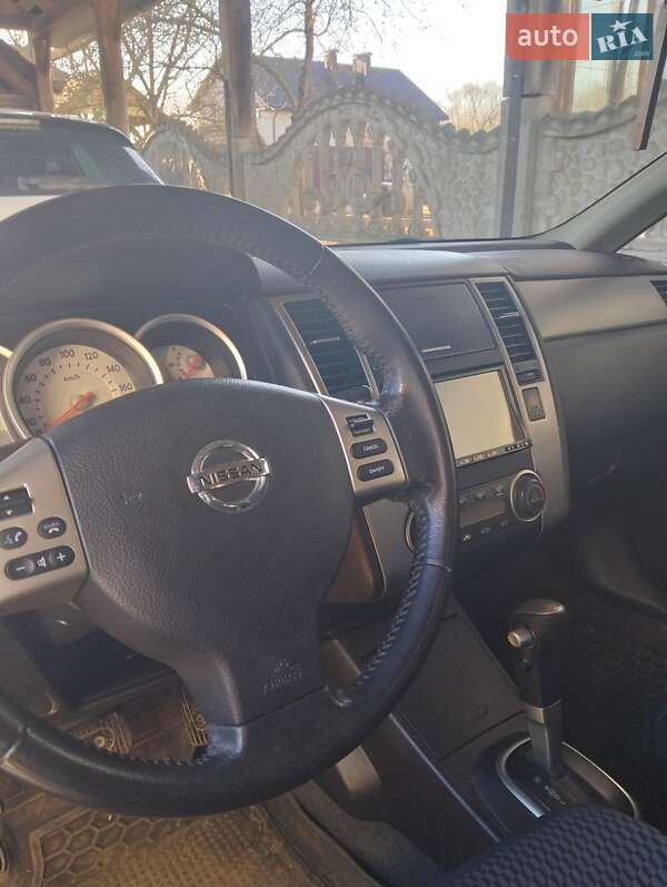 Хетчбек Nissan TIIDA 2012 в Івано-Франківську