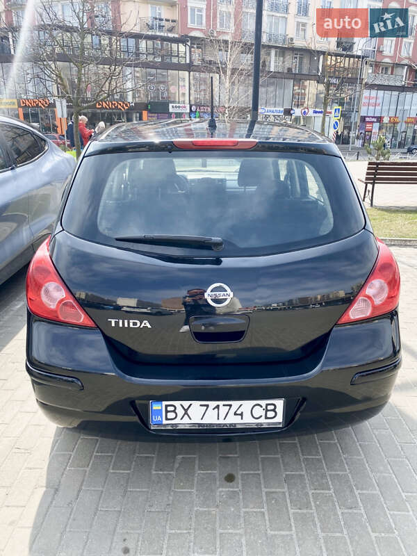 Хэтчбек Nissan TIIDA 2011 в Хмельницком