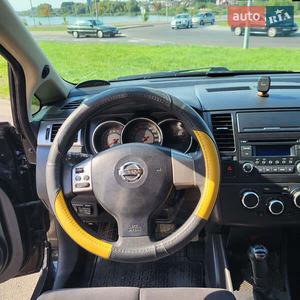 Nissan TIIDA 2008