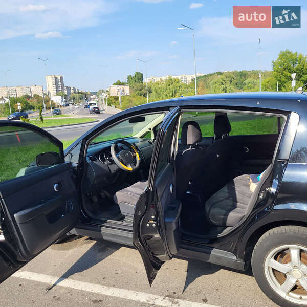 Хэтчбек Nissan TIIDA 2008 в Виннице