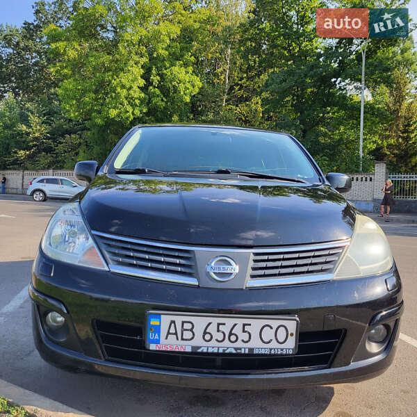 Хэтчбек Nissan TIIDA 2008 в Виннице