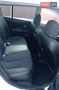 Хетчбек Nissan TIIDA 2011 в 