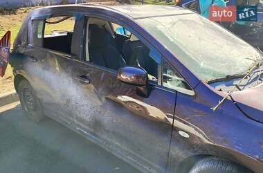 Хетчбек Nissan TIIDA 2012 в 