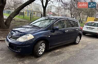 Хэтчбек Nissan TIIDA 2007 в 