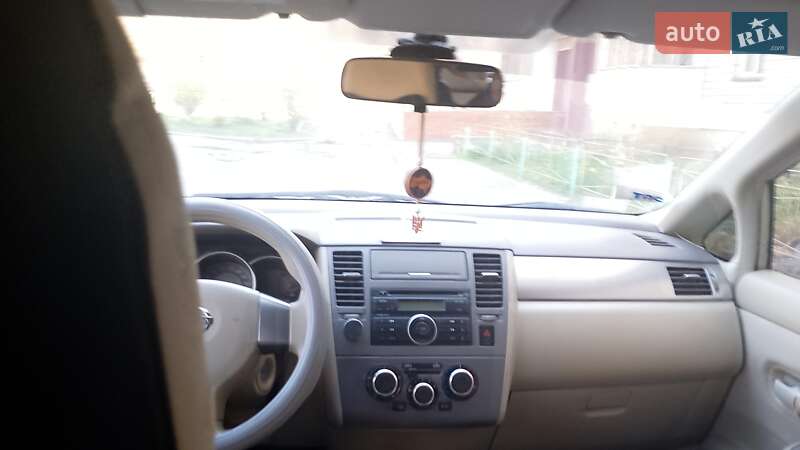 Седан Nissan TIIDA 2008 в Києві