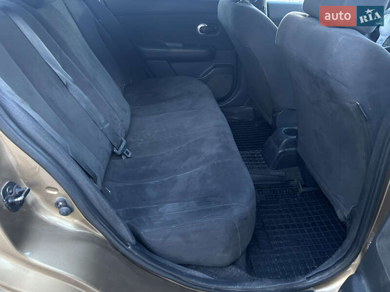 Седан Nissan TIIDA 2008 в Миколаєві