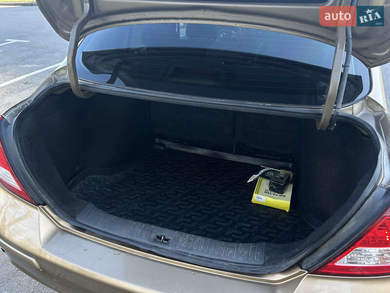 Седан Nissan TIIDA 2008 в Миколаєві