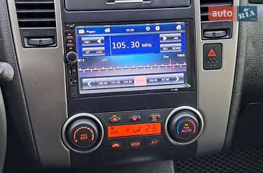 Хэтчбек Nissan TIIDA 2012 в 