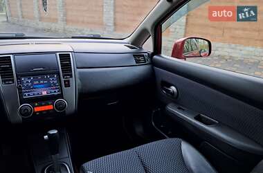Хэтчбек Nissan TIIDA 2012 в 