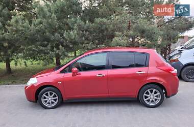 Хэтчбек Nissan TIIDA 2012 в 