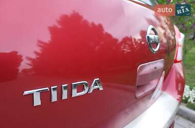 Хэтчбек Nissan TIIDA 2012 в 