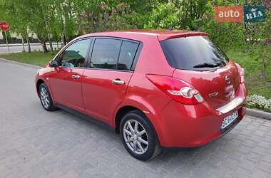 Хэтчбек Nissan TIIDA 2012 в 
