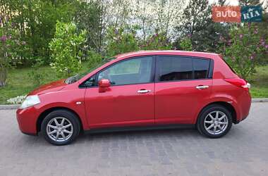 Хэтчбек Nissan TIIDA 2012 в 