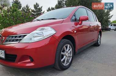 Хэтчбек Nissan TIIDA 2012 в 