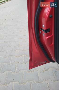 Хэтчбек Nissan TIIDA 2012 в 