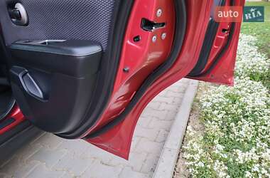 Хэтчбек Nissan TIIDA 2012 в 