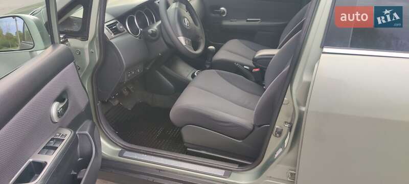 Седан Nissan TIIDA 2008 в Житомире
