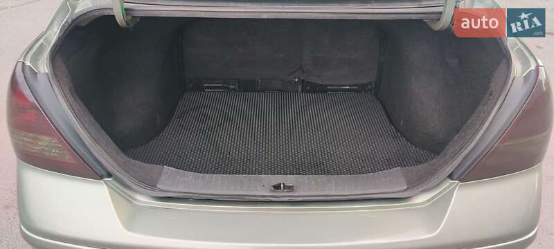 Седан Nissan TIIDA 2008 в Житомире