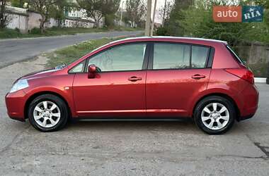 Хэтчбек Nissan TIIDA 2007 в 