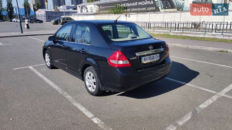 Седан Nissan TIIDA 2008 в Києві