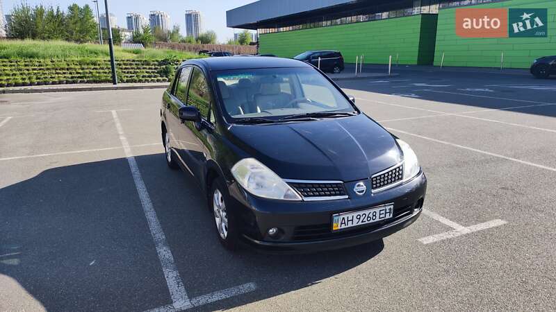 Седан Nissan TIIDA 2008 в Києві