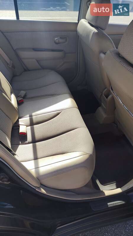 Седан Nissan TIIDA 2008 в Києві